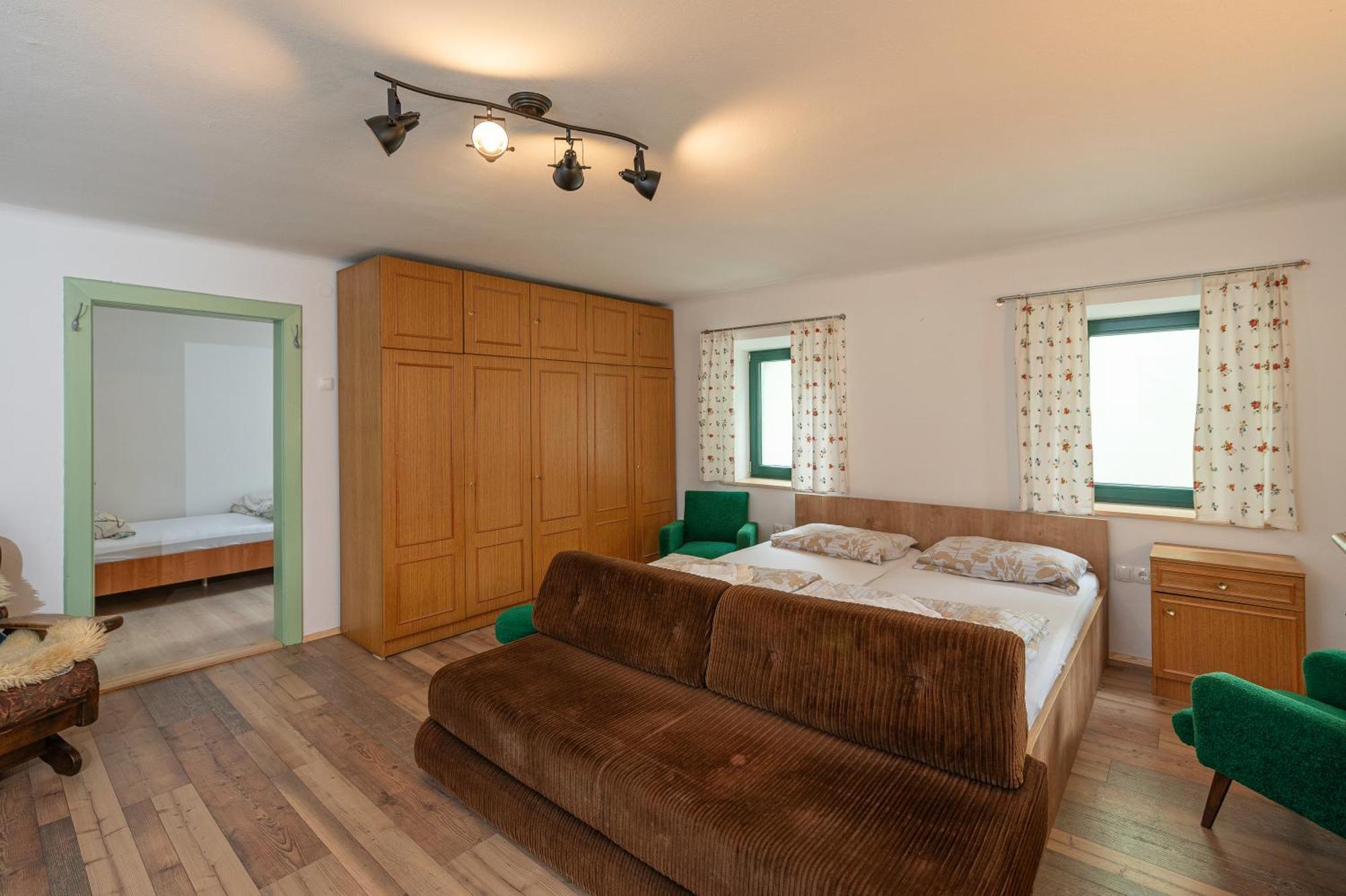 Zelena Hisa Pri Bjov Bohinjska Bela